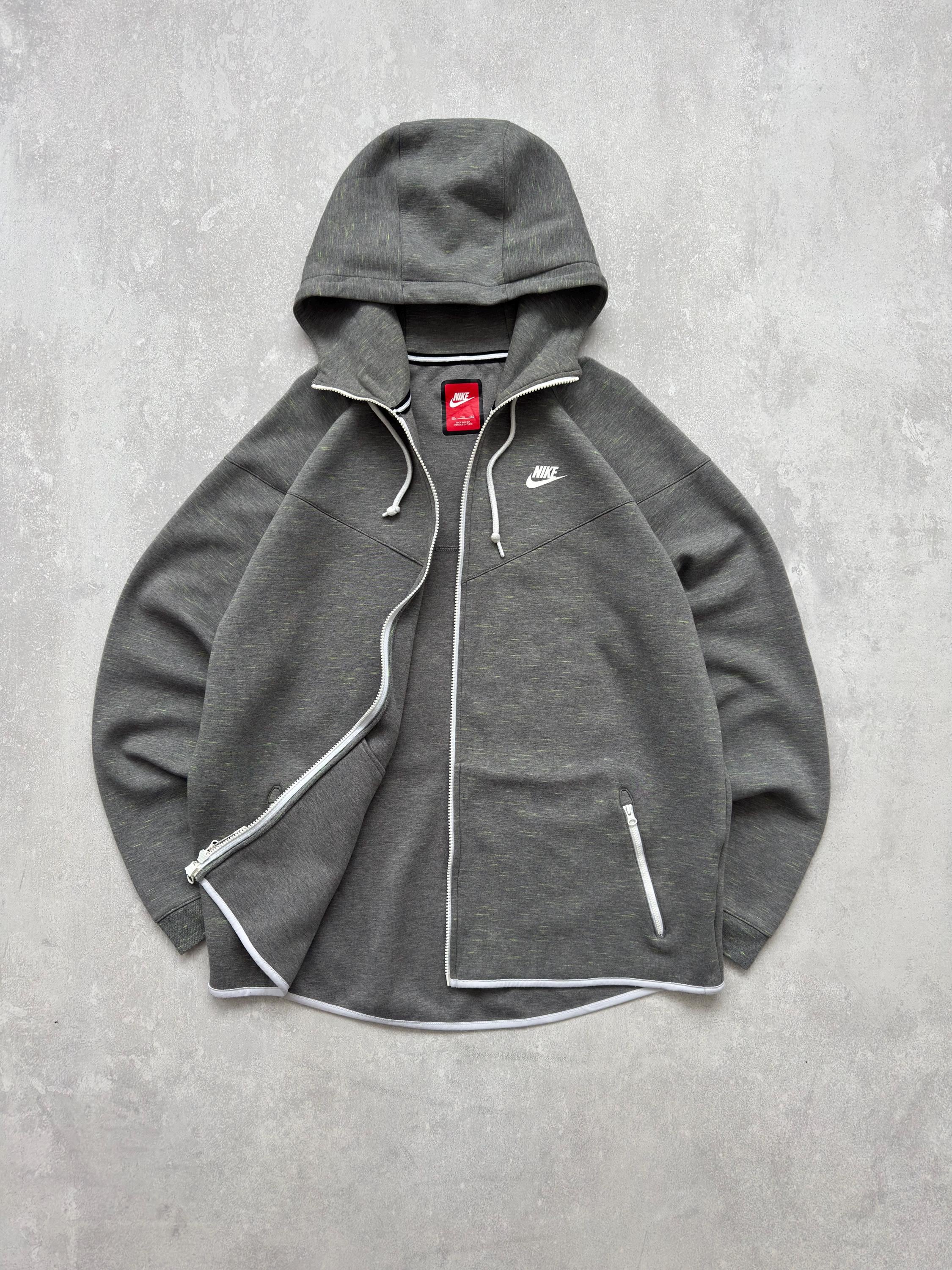 old tech fleece nike