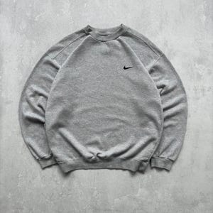 nike mini swoosh oversized boxy grey sweatshirt