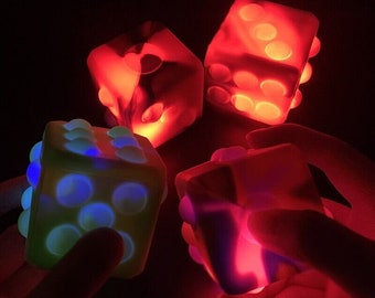 Paquete de 2 cubos antiestrés – Juguete sensorial Pop-It para adultos/niños y calmante para el estrés