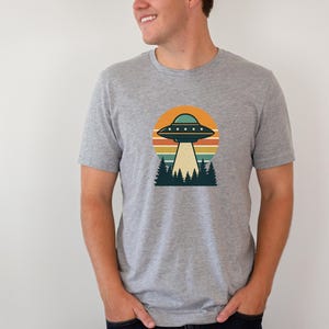 Retro UFO Graphic Tee, Alien Lover Gift, UFO Fashion, Fun Outer Space Shirt, UAP Retro, Alien Invasion
