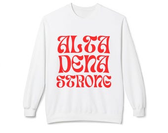 ALTADENA STRONG レッド スクリプト ユニセックス ミッドウェイト ソフトスタイル フリース クルーネック スウェットシャツ