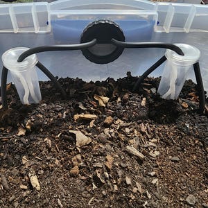 3oz "Quick shot"wicking Hydration pods for invertabrate substrate. Eliminates the risk of drowning.