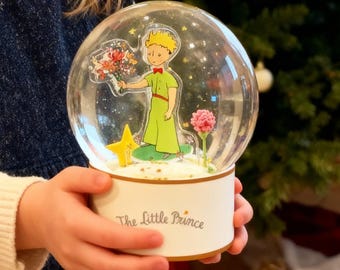 手作りの星の王子さまあみぐるみ人形、かぎ針編みの絵本キャラクター