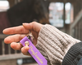 Geschenk für Reiter, Personalisierter Schlüsselanhänger für Pferdemenschen, Weihnachtsgeschenk, individuell mit Name