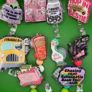 Bobine de badge amusante et snarky | Adorable porte-badge rétractable | Bobine d'insigne d'infirmière | Cadeau pour professeur | Humour au bureau |