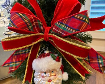 Adorno navideño de Papá Noel con terciopelo rojo y lazos a cuadros