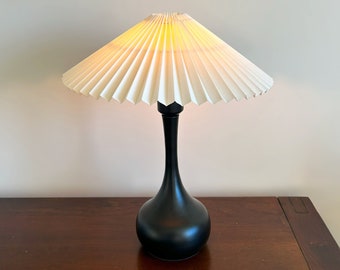 Dimmable Modern Black Metal Table Lamp with Handmade Pleated Fabric Lampshade