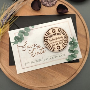 Holz Save the Date | Lustig Save the Date | Unikat Save the Date | Eukalyptus-Rückenkarte und Magnet | Eukalyptus-Hochzeitseinladungskarten