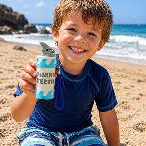 Portadientes de tiburón personalizado con cordón / Guardafósiles de tiburón playero / Regalo oceánico para amantes de la playa