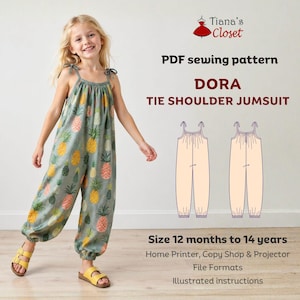 Puede incluir: Un patrón de costura en PDF para el mono Dora con hombros anudados, con un mono verde con estampado de piñas. El texto incluye Tiana's Closet, PDF sewing pattern, DORA TIE SHOULDER JUMPSUIT, Size 12 months to 14 years y formatos de archivo.