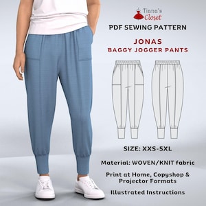 Può includere: Pantaloni da jogging ampi blu chiaro con tasche, indossati con scarpe da ginnastica bianche. L'immagine presenta anche un modello di cucito PDF per "Jonas Baggy Jogger Pants" di Tiana's Closet, disponibile nelle taglie XXS-5XL. Il modello è per tessuto Woven/Knit.