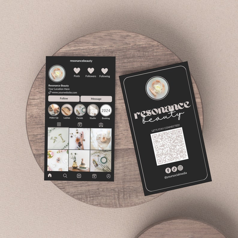 Puede incluir: Tarjeta de perfil de Instagram en blanco y negro con el texto "resonance beauty" y un c&oacute;digo QR. La tarjeta tambi&eacute;n incluye iconos para plataformas de redes sociales como Facebook, Instagram y YouTube.