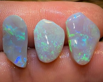 13,5 ct - 3x Fragmentos de ópalo oscuro de Lightning Ridge