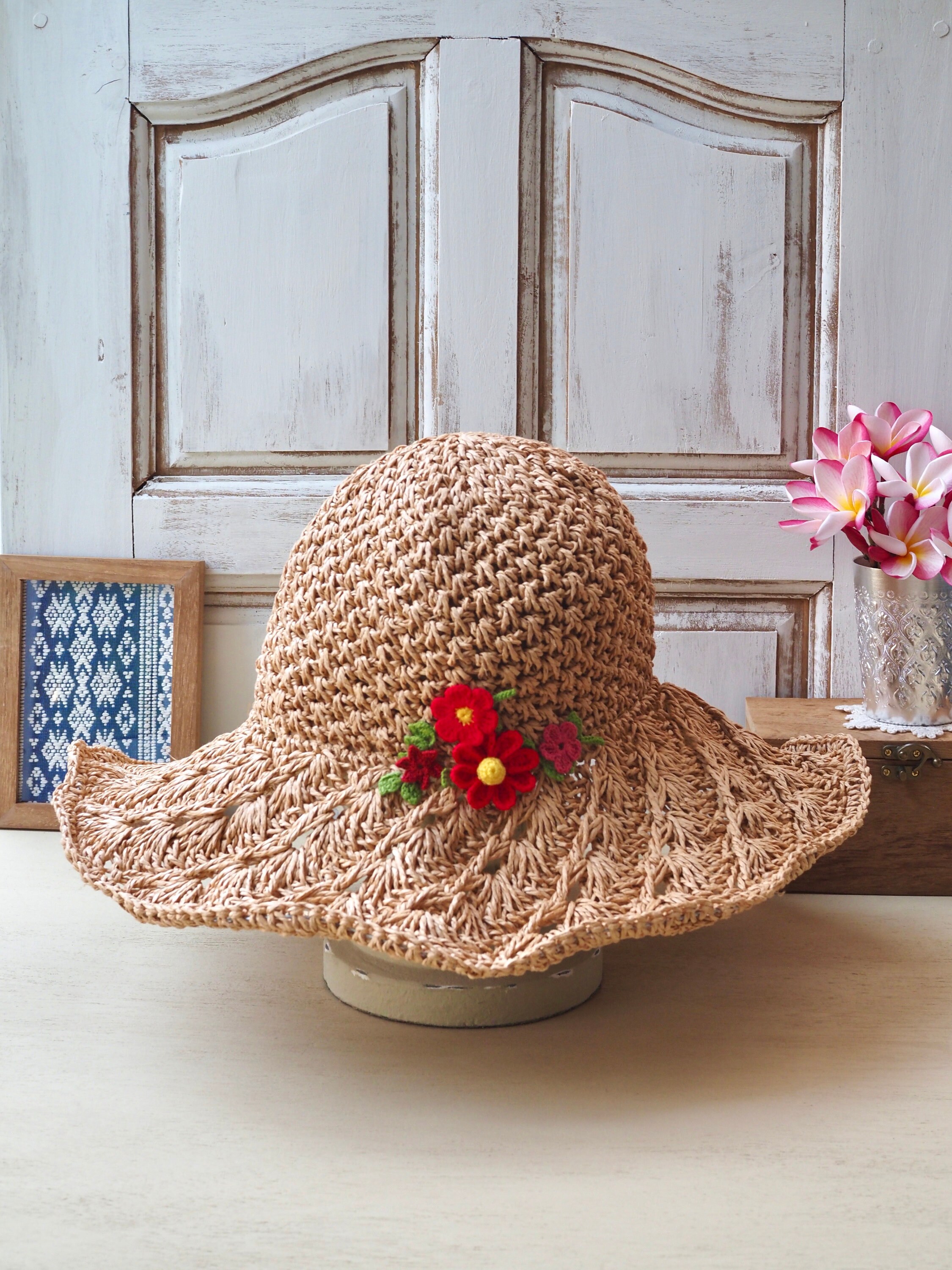 Floral Crochet Straw Sun Hat | Boho Wide Brim, Foldable - Etsy display picture 2