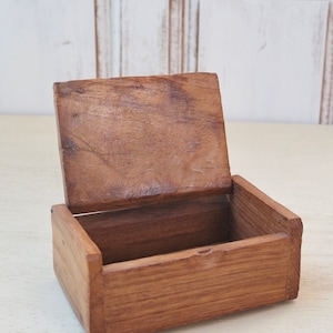 Teak Holz Mini Box | Schmuck Aufbewahrungsbox | Rustikales Holz Wohnaccessoire | Geschenke für Freund, Freundin, Housewarming Geschenke