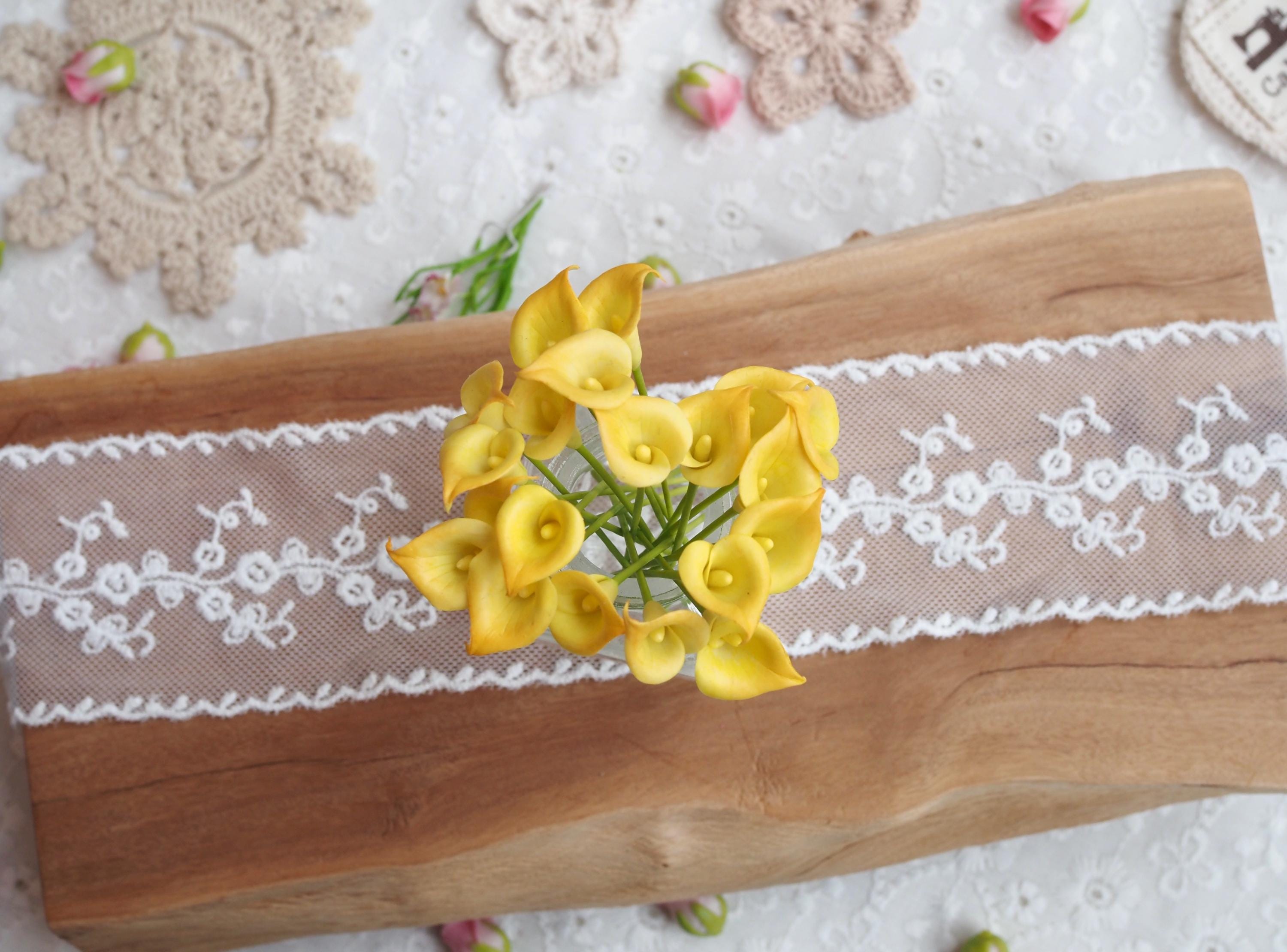 粘土のカラーリリーの花：黄色の花茎、ジュエリー作り（20個） - Etsy 日本