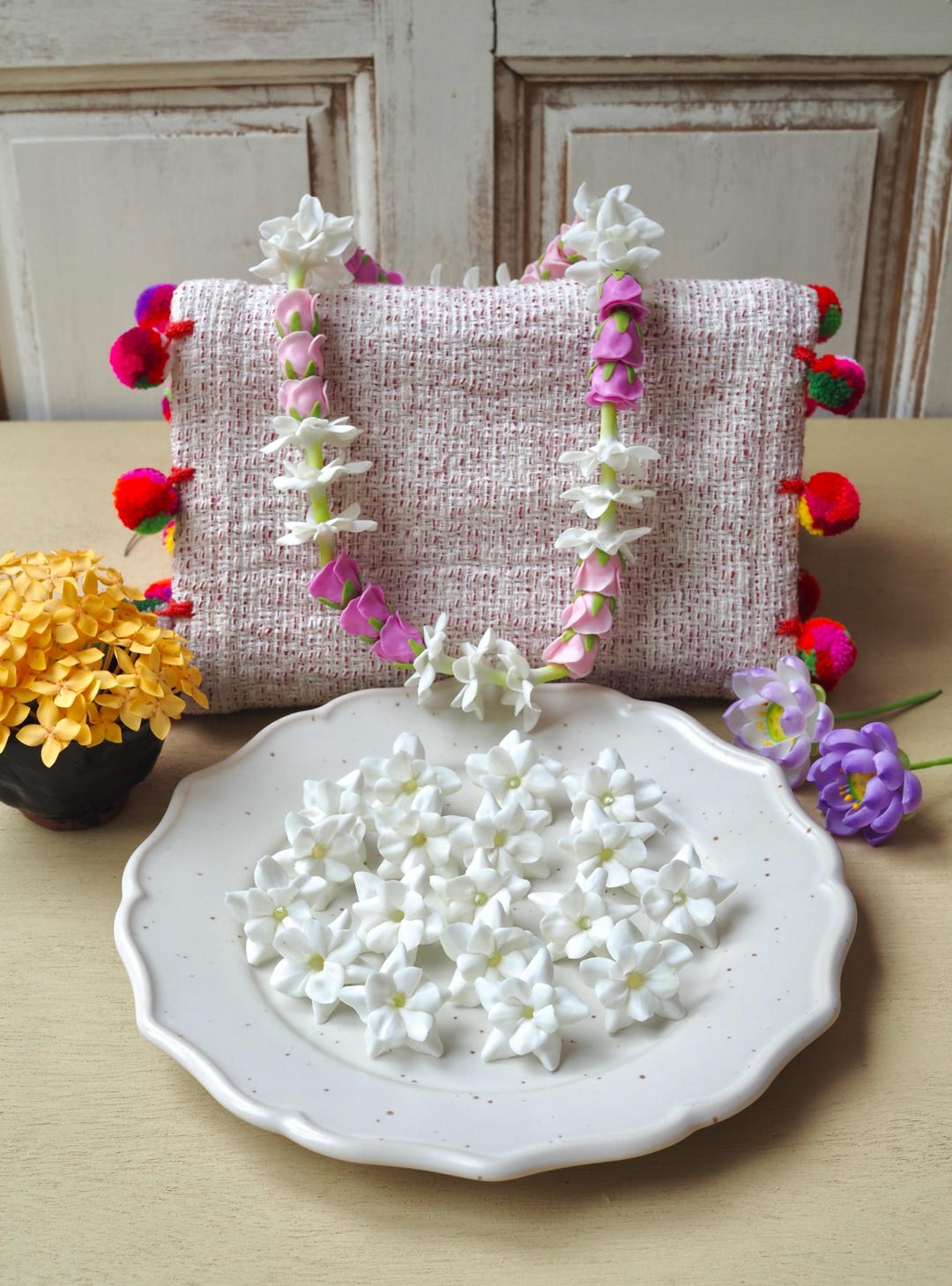 50 White Jasmine Clay Flowers: Pikake Lei, Jewelry Making  display picture 1
