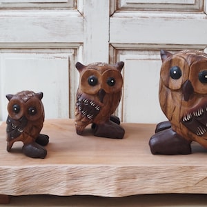 Handgemachte geschnitzte Teak-Holz-Eule: Rustikales Wildtier-Dekor