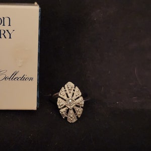 Avon 1980 Chesterfield Ring