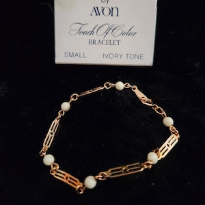 Avon 1980 Touch of Color Ivory Tone Bracelet