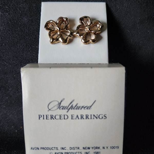 Avon 1981 Sculptured Pierced Earrings