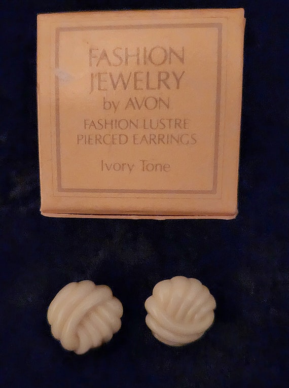Avon 1980 Fashion Lustre Faux Ivory Tone Pierced E
