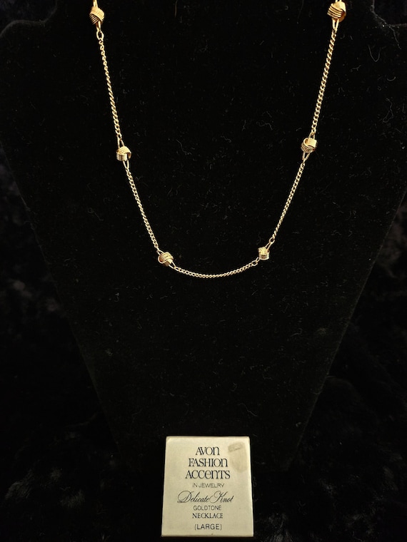 Avon 1979 Double Knot Goldtone Necklace