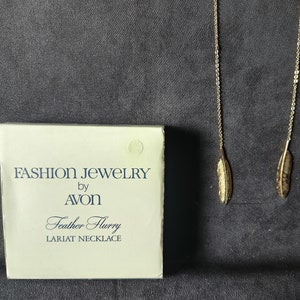 Avon 1980 Feather Flurry Necklace