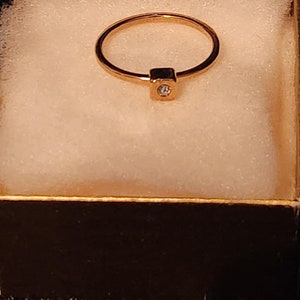 Avon 1978 Glimmer Point Ring