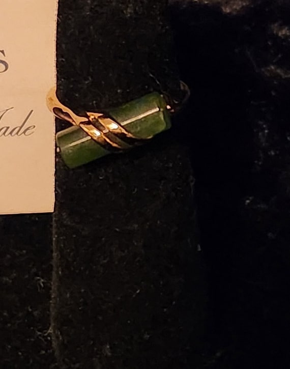 Avon 1978 Captured Jade Ring Size 6