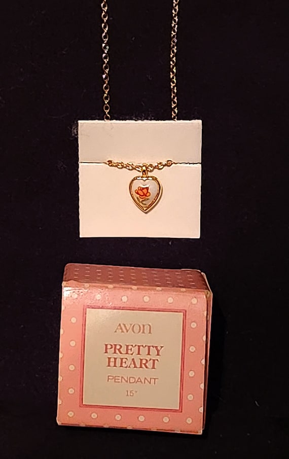 Avon Pretty Heart Pendant Necklace