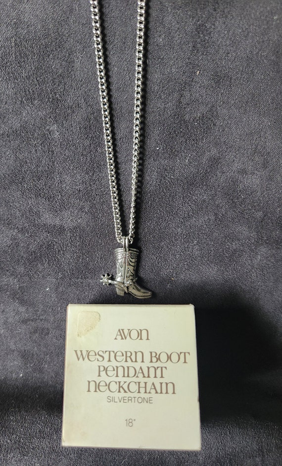 Avon 1979 Western Boot Pendant Necklace (Silverton