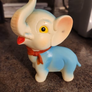 Vintage Blauer Vinyl Gummi Elefant Spielzeug