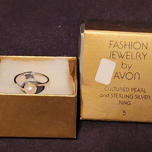 Avon Cultured Pearl Sterling Silver Ring