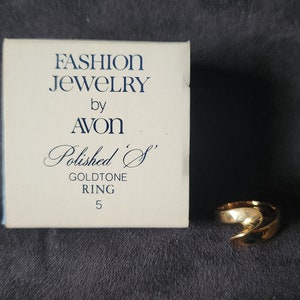 Avon Polished S Goldtone Ring