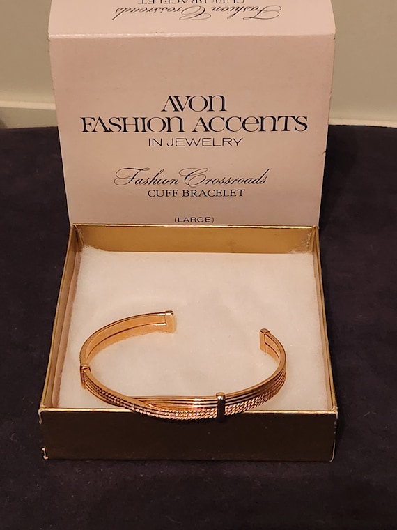 Avon Fashion Crossroads Cuff Bracelet (Large)