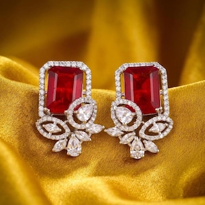 Smaragd Cut Rubin Ohrringe, Braut Ohrringe aus rotem Stein, Moissanite Halo Ohrringe, 14K Weißgold Plated Statement Ohrringe, Geschenk für Sie