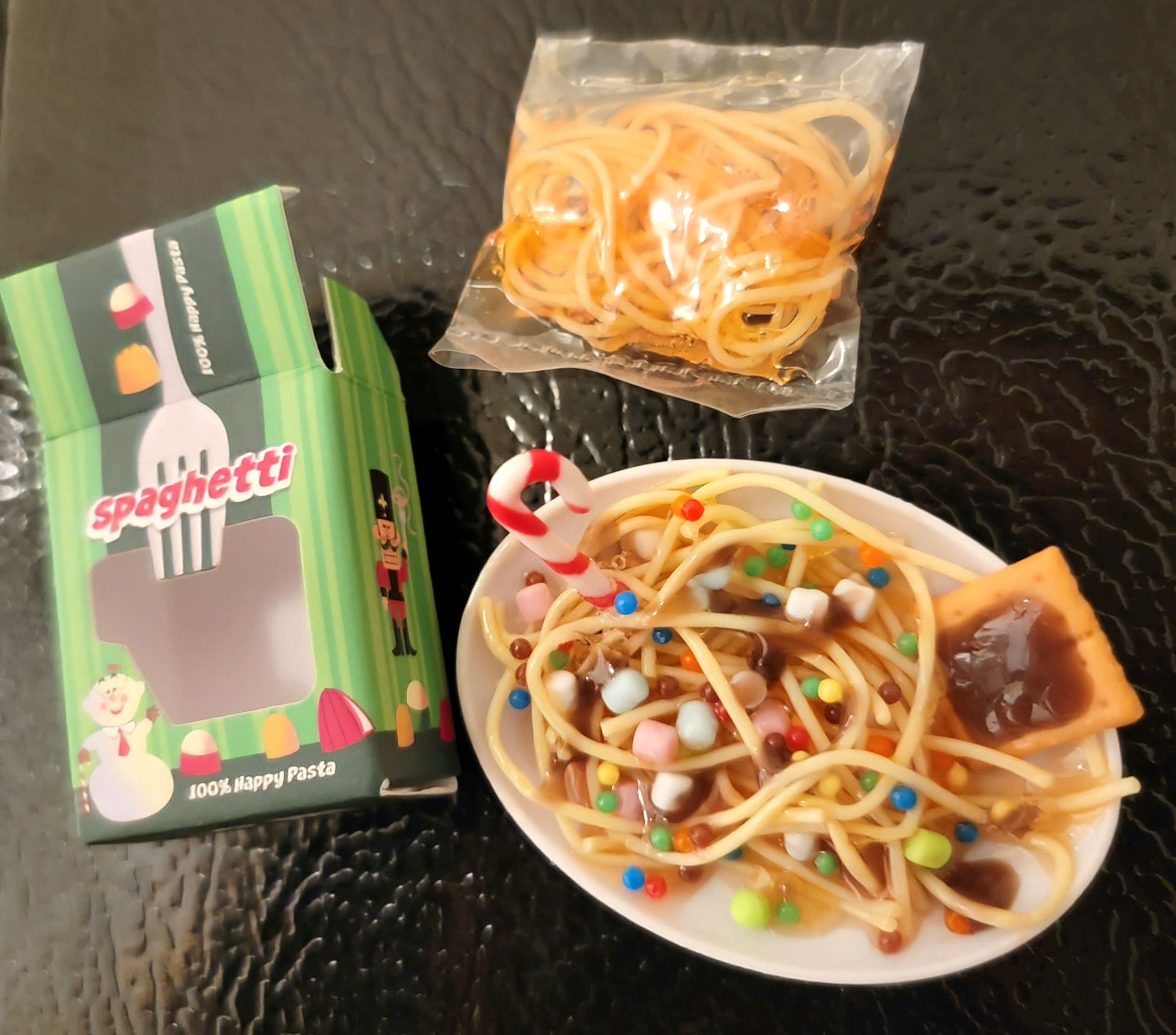 Miniverse Make It Mini 'Elf' Spaghetti Craft Is The *Cutest* Christmas  Activity