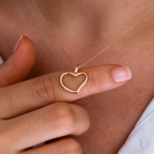 Collar de corazón delicado de oro macizo de 14K / Regalo del día de San Valentín para mujeres / Collar de corazón romántico / Esposa de regalo de Navidad / Joyería de amor