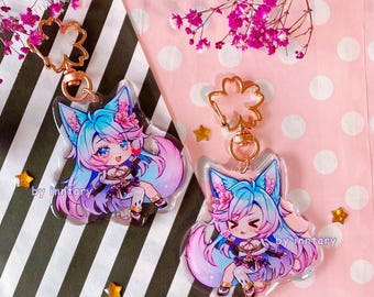 Vtuber Silvervale Acryl Schlüsselanhänger und Aufkleber | 2.5"Doppelseitiger Glitzer Acryl Anhänger | Chibi Vtuber Charm, Aufkleber, Kunstdruck