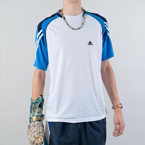 Vintage Adidas shorts blue white stripes Size M - L   80s gender neutral unisex trainings shorts track suit nona, nona clothing, vintage,  vintage online shop, gender neutral, vintage for men, vintage for woman, 80s aesthetics, 90s aesthetics,