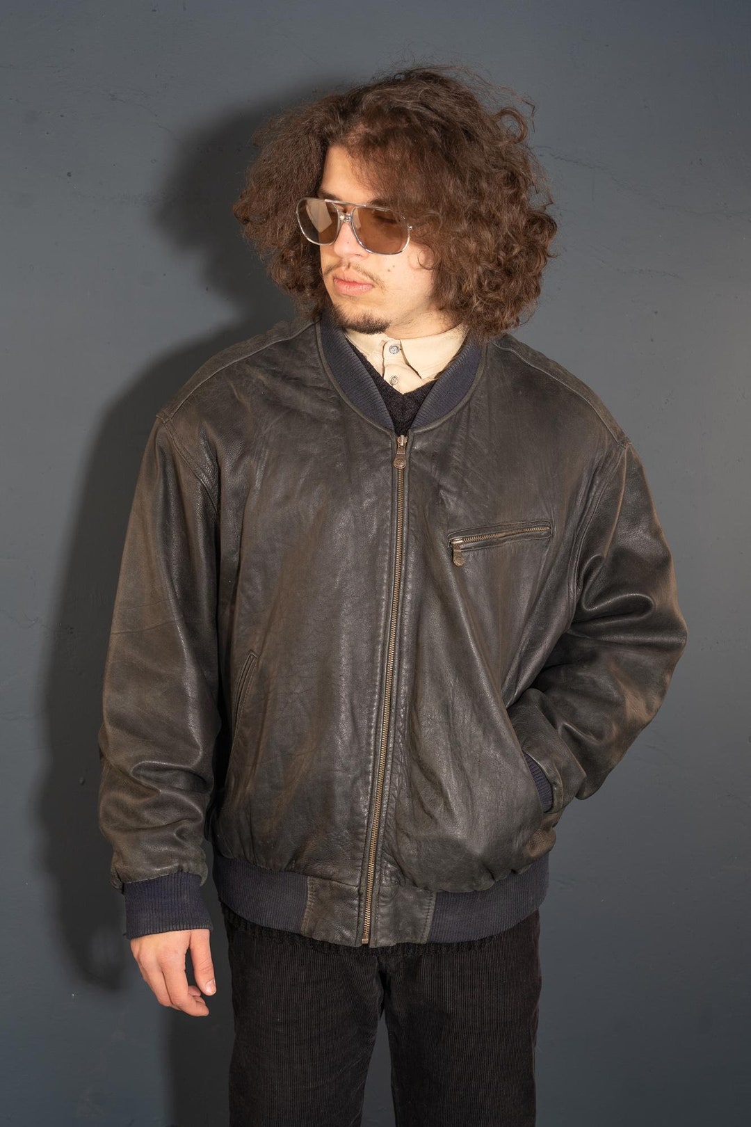 Vintage Bomber Leather Jacket Gray Black Size L / XL Vintage Bomber Leather Jacket Gray Black Size L / XL