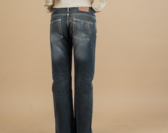LEVIS Vintage, rozmiar S/Meter, dżinsowe spodnie typu bootcut z niskim stanem, lata 90., MID, szaro-niebieskie, postrzępione