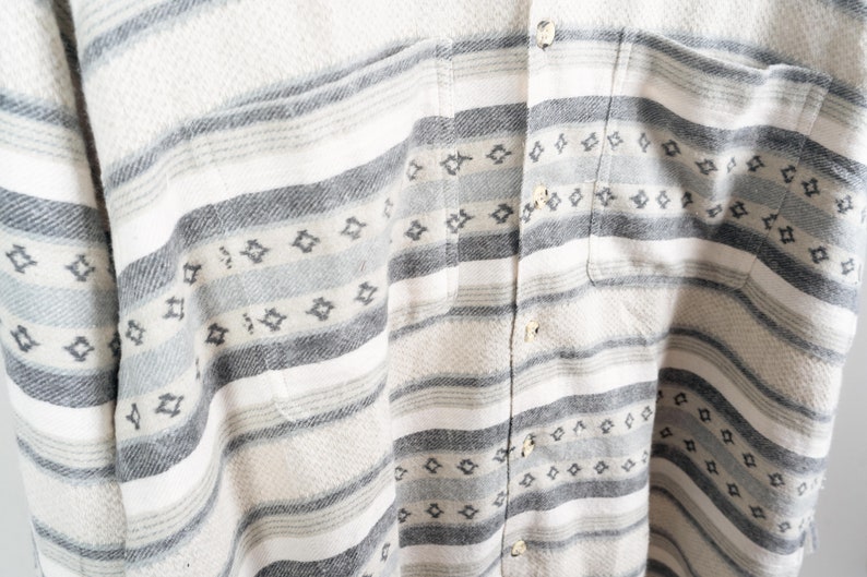 Vintage cotton / flannel shirt Navajo ethno pattern aztec white cream oversize XL 80s 90s image 5