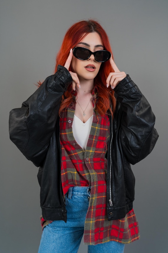 80s Vintage Black Leather Bomber Jacket | Zip up Size S - M