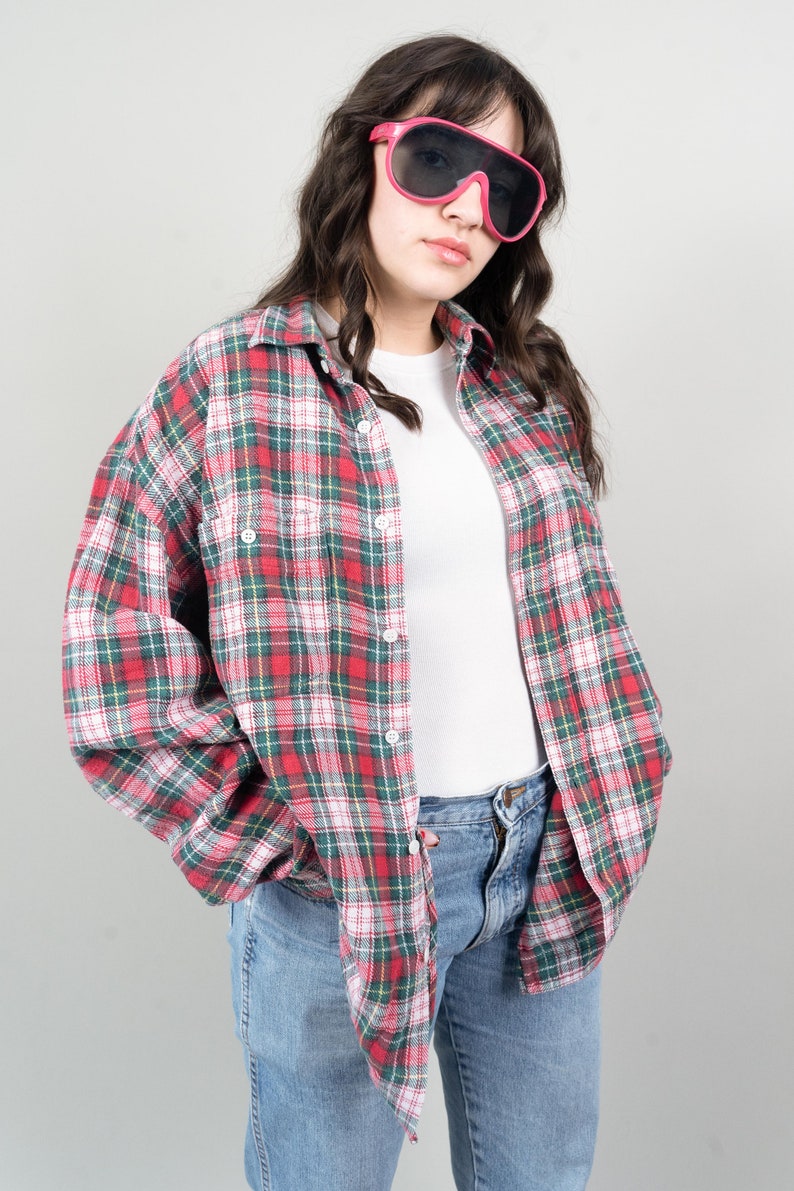 Vintage lumberjack shirt Size M hard cotton flannel 80s 90s red green image 4