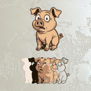 Peut inclure: Un cochon de dessin animé aux tons beige et marron, avec une expression surprise, est assis au-dessus d'une rangée de silhouettes de cochons de différentes couleurs. Le cochon a de grands yeux et une queue enroulée, sur fond texturé blanc cassé.