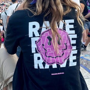 T-shirt rave psychédélique avec smiley, concert DnB, festival, fête, culture rave, vêtements, drogues, pilules, XTC, trip, acide, LSD, cocaïne