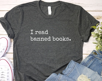 Camiseta unisex de algodón "Leo libros prohibidos"