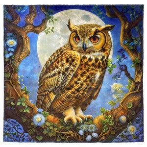 Altar Cloth Light Owl | 24 inches Plush Tablecloth | Mat for Tarot and Runes | Tarot Reading Wrap
